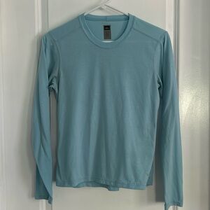 REI women’s base layer long sleeve blue top size small